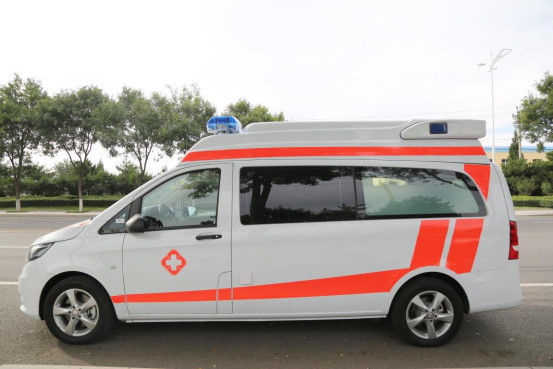 Mercedes Benz Ambulans Medis Bensin 7 Kursi 4×2 Putih