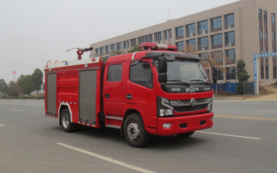 Harga yang bagus Truk pemadam kebakaran tangki air Dongfeng 5000 liter transmisi manual diesel 5 tempat duduk 4×2 on line