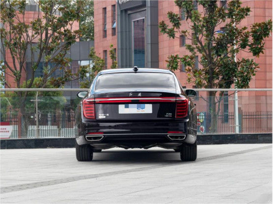 4 kursi / 5 kursi Hongqi H9 Luxury Gasoline 4×2 Limousine 2