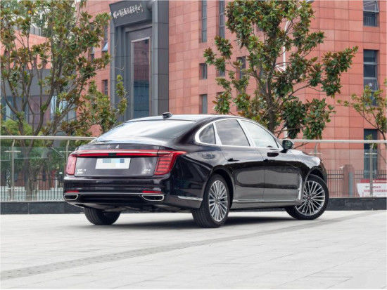 4 kursi / 5 kursi Hongqi H9 Luxury Gasoline 4×2 Limousine 1