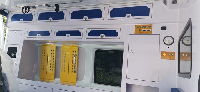 9 kursi Ambulans darurat medis Ford Transit Custom 8