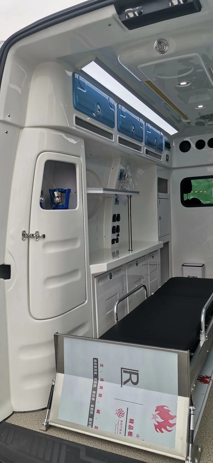 Ford Transit Ambulans Medis Bensin 8 Tempat Ford Transit Ambulans Box 6