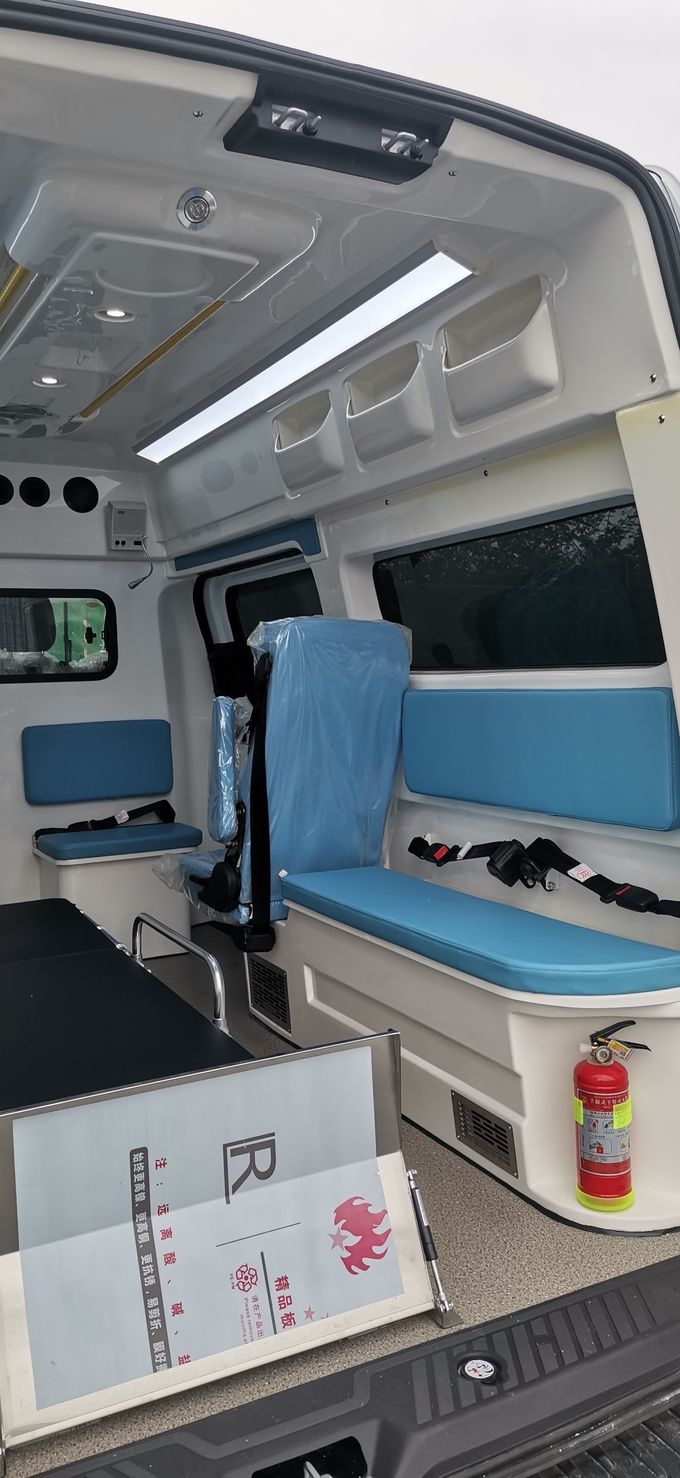 Ford Transit Ambulans Medis Bensin 8 Tempat Ford Transit Ambulans Box 5