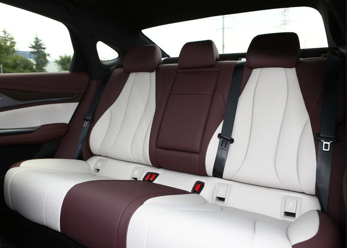 BYD Plug In Hybrid 5 Seater Sedan Kendaraan Mobil Hitam Putih 8