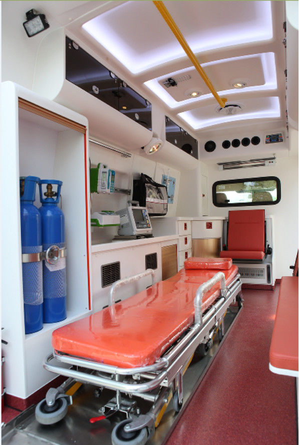 9 kursi Ford Transit Ambulance 6 kursi Medi Cal Ambulance Depan Belakang 4×2 12