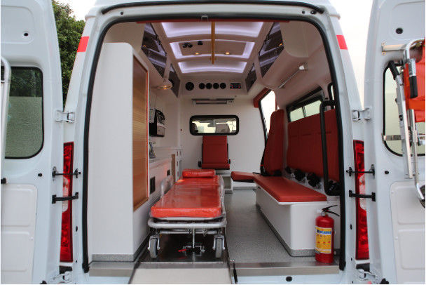 9 kursi Ford Transit Ambulance 6 kursi Medi Cal Ambulance Depan Belakang 4×2 10
