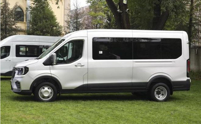 Minibus Ford Transit putih 15 kursi Jiangling 10 kursi 0