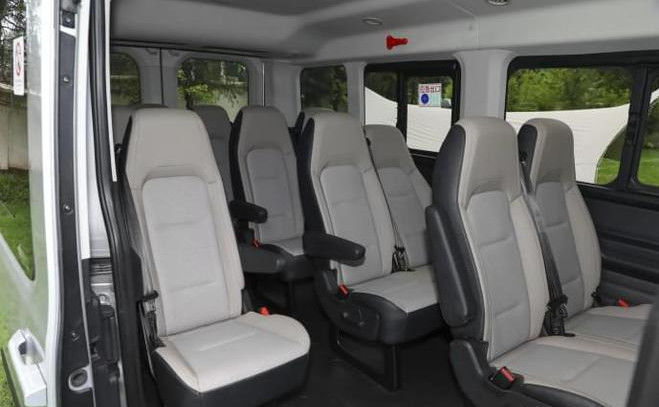 Minibus Ford Transit putih 15 kursi Jiangling 10 kursi 4