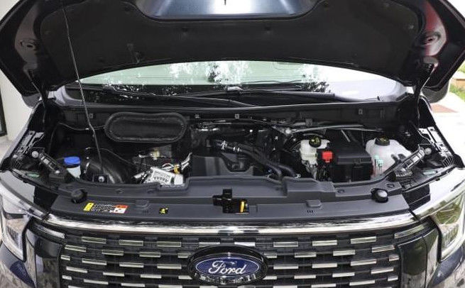 Minibus Ford Transit putih 15 kursi Jiangling 10 kursi 7