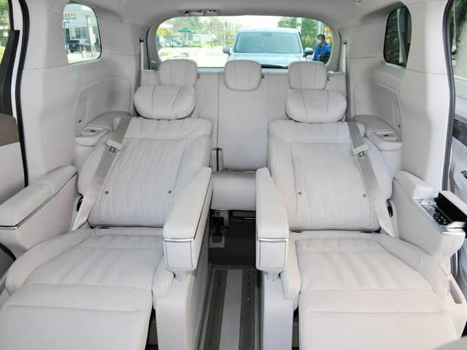 Roewe Minivan Besar MPV Vans Bensin 7 Kursi 4x2 Transmisi otomatis 8