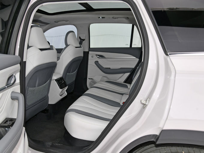 Geely Xingyue L Sport Utility Vehicle Geely Xing Yue L 5 Seater Suv 8