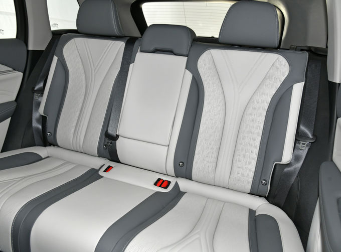Geely Xingyue L Sport Utility Vehicle Geely Xing Yue L 5 Seater Suv 6