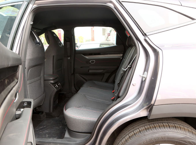 Benzin 5 Seat Jietu Urban Off Road Kendaraan roda depan Pengemudi 4×2 7