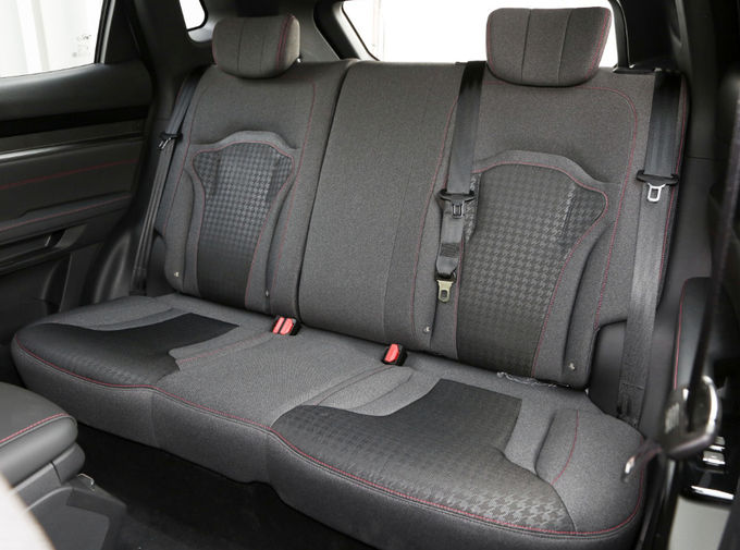 Benzin 5 Seat Jietu Urban Off Road Kendaraan roda depan Pengemudi 4×2 6