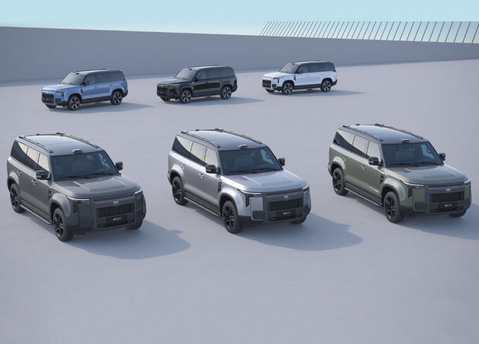 Plug In Extended Range Hybrid Vehicle Automobile SUV besar Berputar empat roda 13