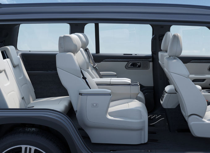 Plug In Extended Range Hybrid Vehicle Automobile SUV besar Berputar empat roda 9