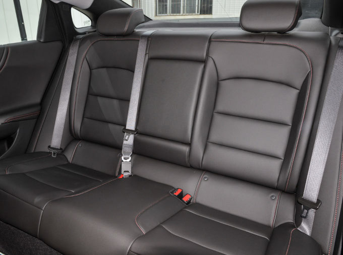 Gasoline Chevrolet Malibu Sedan Mobil 5 kursi dua roda 4 × 2 5