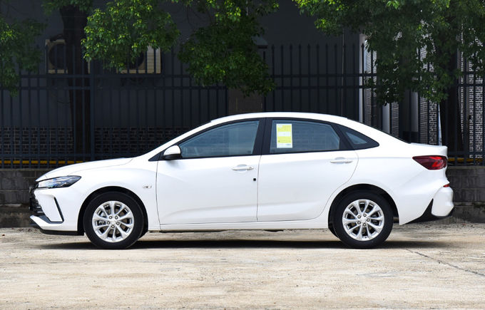 Gasoline Chevrolet 5 Seater Car Minibus Kendaraan 4×2 Dua roda Drive 3