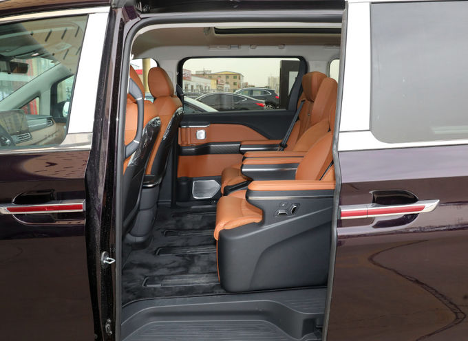 Black Hongqi 7-seater minivan MPV high end mobil resepsi bisnis mewah 9
