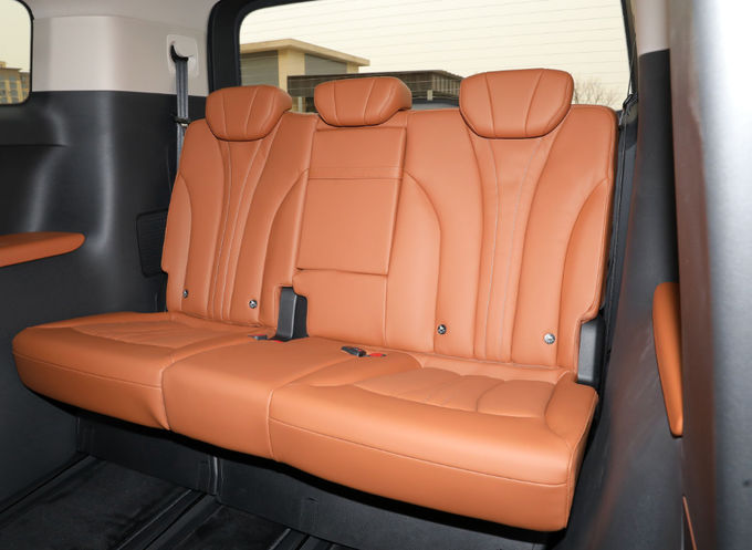 Black Hongqi 7-seater minivan MPV high end mobil resepsi bisnis mewah 11