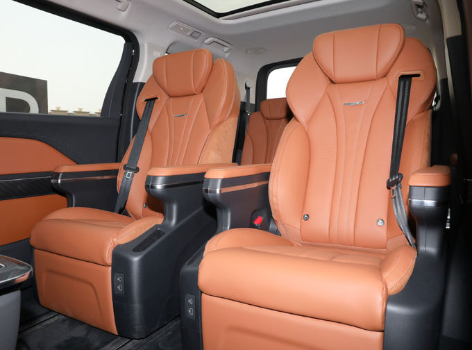 7 Seater Hongqi HQ9 Kendaraan Mobil Bisnis Resepsi 8 Kecepatan 10