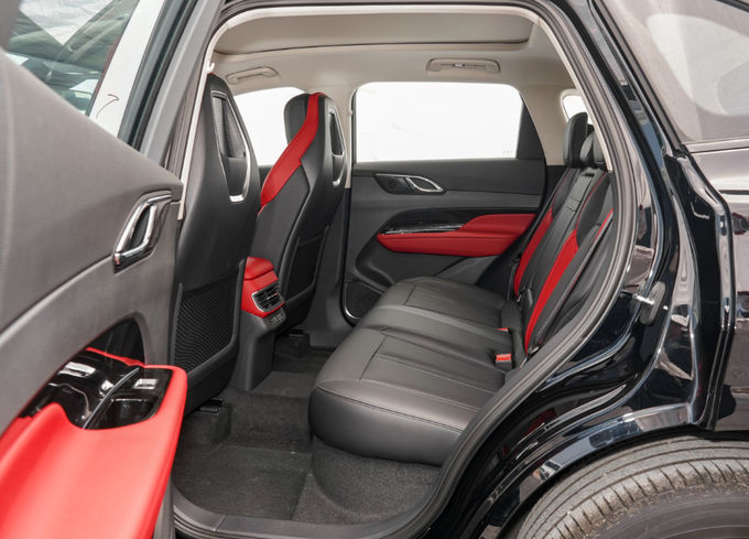 Kendaraan Hongqi Mobil 2WD 4WD 5 kursi Mobil Bensin 4×2/4×4 9
