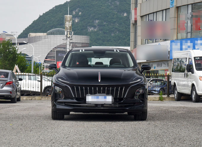 Hongqi Electric EV Car 140Kw 5 Seat Electric Car Front Wheel Drive Hitam 2