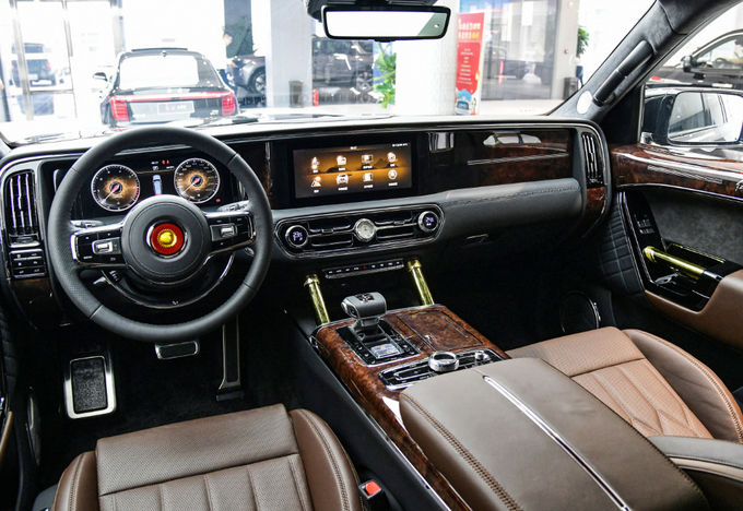 Hongqi S7 Kendaraan mewah besar Mobil 6 kursi 4 kursi SUV bensin 8