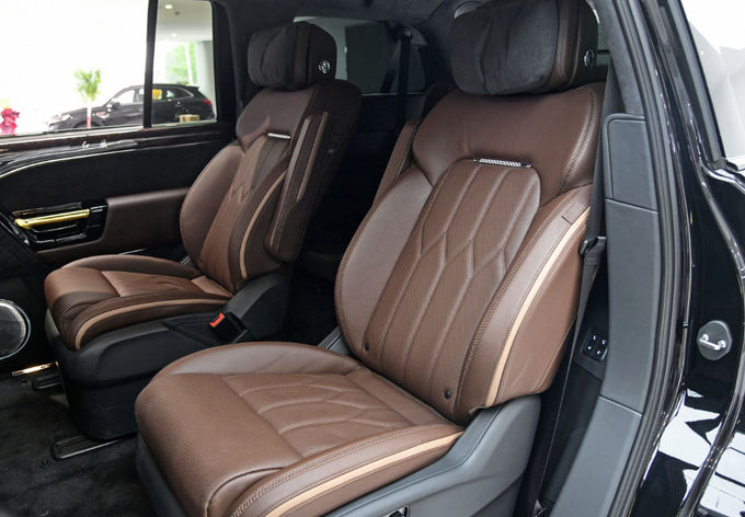 Hongqi S7 Sport Utility Vehicle 6 Seater 4 Seater SUV Gasoline 9