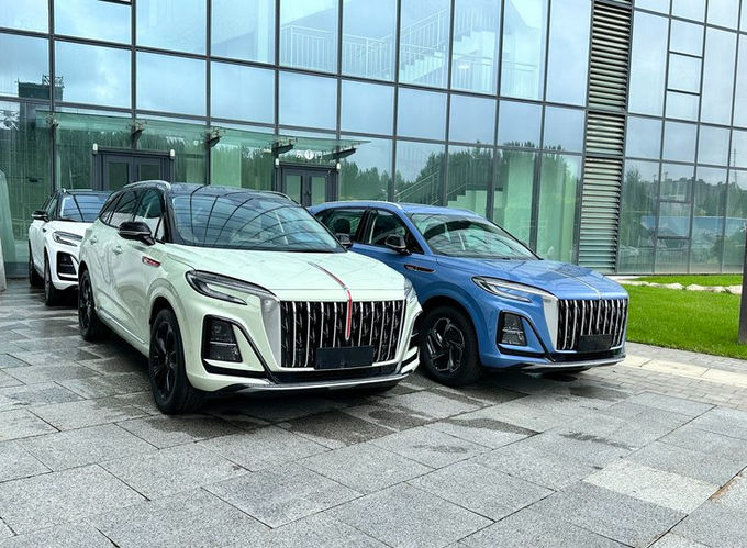 Hongqi HS3 SUV Mobil bertenaga bensin 5 kursi 4 roda 4x4 1