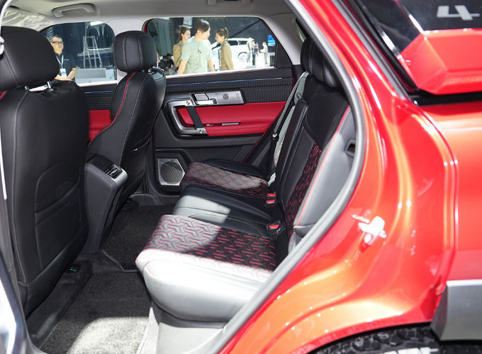 Chery Explores Gasoline 5 Seat Minibus Kendaraan SUV Transmisi Otomatis 4×4 10