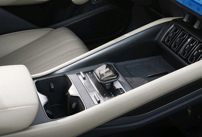 BYD Song L Sedan 5 Seater Dua roda Drive 4×2 Jangkauan 500 kilometer 8