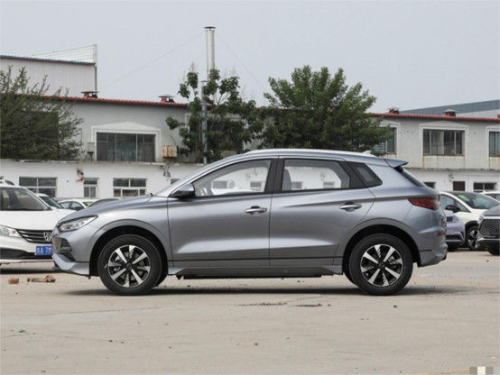 BYD Mobil Listrik Murni E2 Mewah Dua Roda Penggerak 4 × 2 Transmisi Otomatis 2
