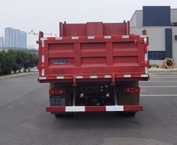 Dongfeng Diesel Dump Truck Penggerak Dua Roda Penggerak Belakang 4×2 Transmisi manual 8 meter persegi 1
