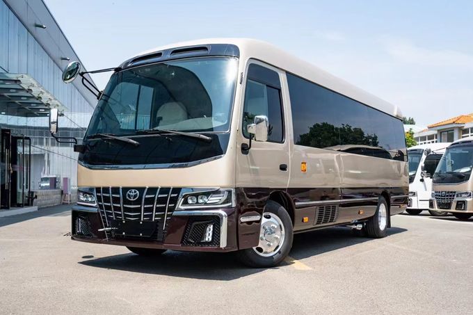 Toyota Coaster 12 Seater Bus Wisata Bensin Penggerak Belakang 4×2 Transmisi manual 1