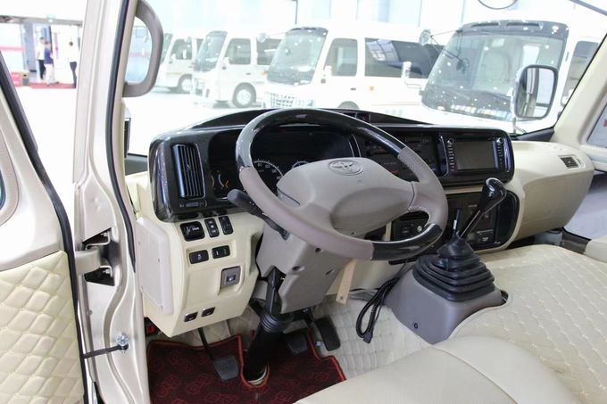 Toyota Coaster 8 Seater Bus Wisata Bus Bisnis Resepsi Bus Gasoline Rear Drive 4×2 Manual 3