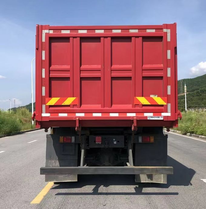 Tiga Axle Diesel 3 Seater Dump Cargo Truck Penggerak Belakang 6×4 Transmisi Manual 1